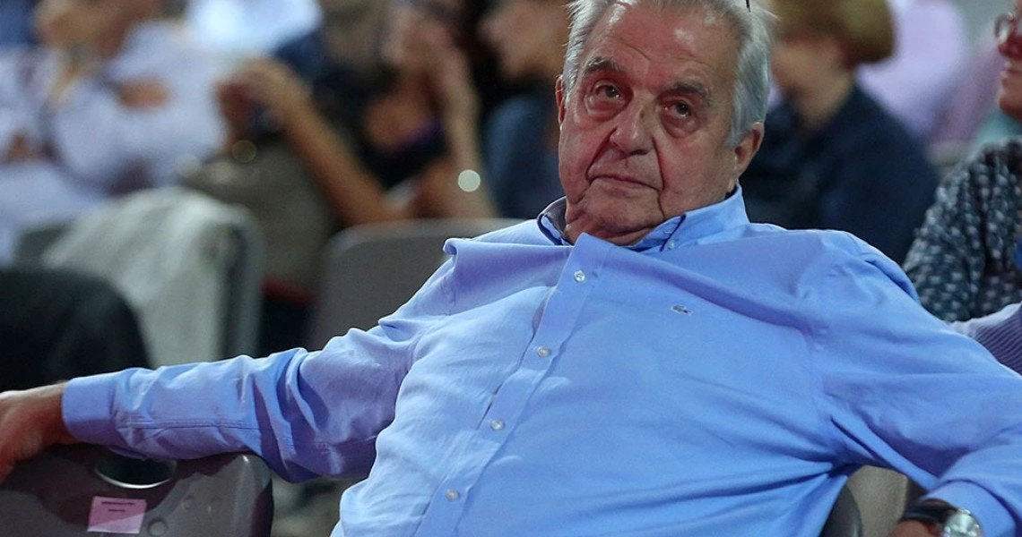 Γελάει ο κόσμος! – Ο Φλαμπουράρης σχολιάζει την παραίτηση Κοτζιά με… Καβάφη